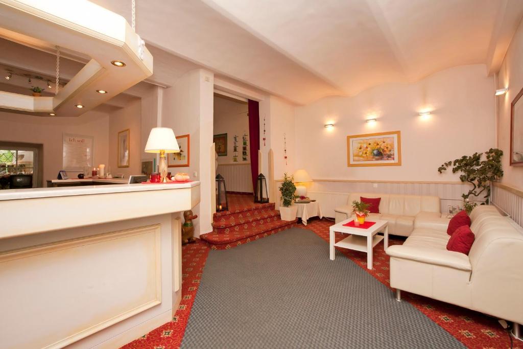 Hotel Gretl Krumpendorf Esterno foto